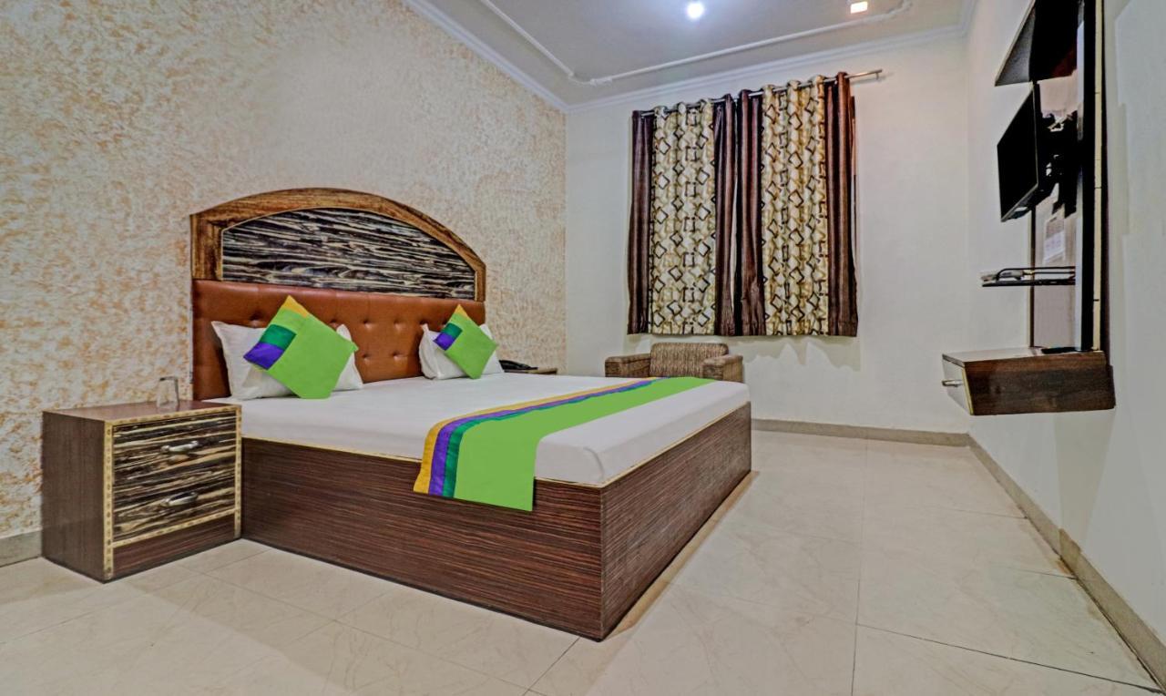 Treebo Trend Radha Palace Mathura Dış mekan fotoğraf