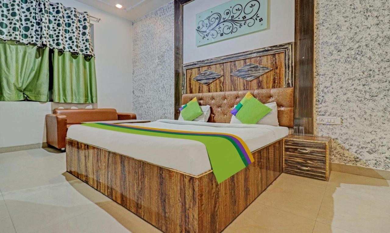 Treebo Trend Radha Palace Mathura Dış mekan fotoğraf