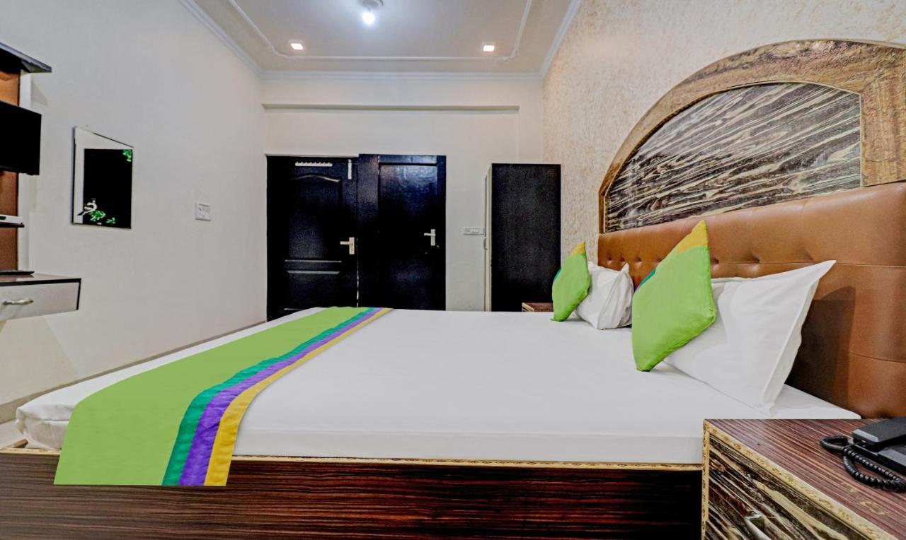 Treebo Trend Radha Palace Mathura Dış mekan fotoğraf