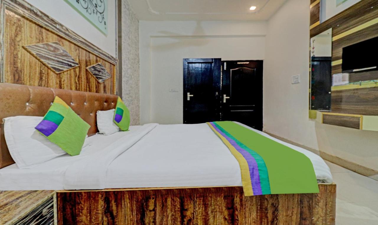 Treebo Trend Radha Palace Mathura Dış mekan fotoğraf