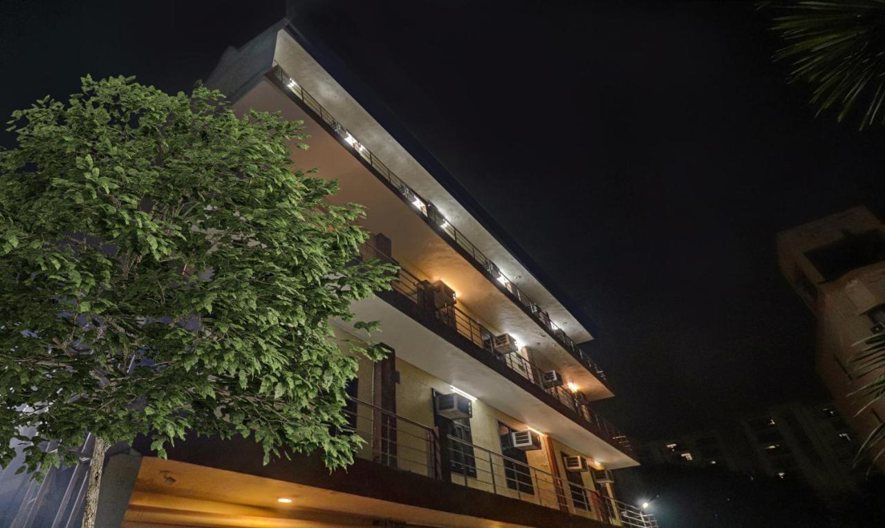 Treebo Trend Radha Palace Mathura Dış mekan fotoğraf