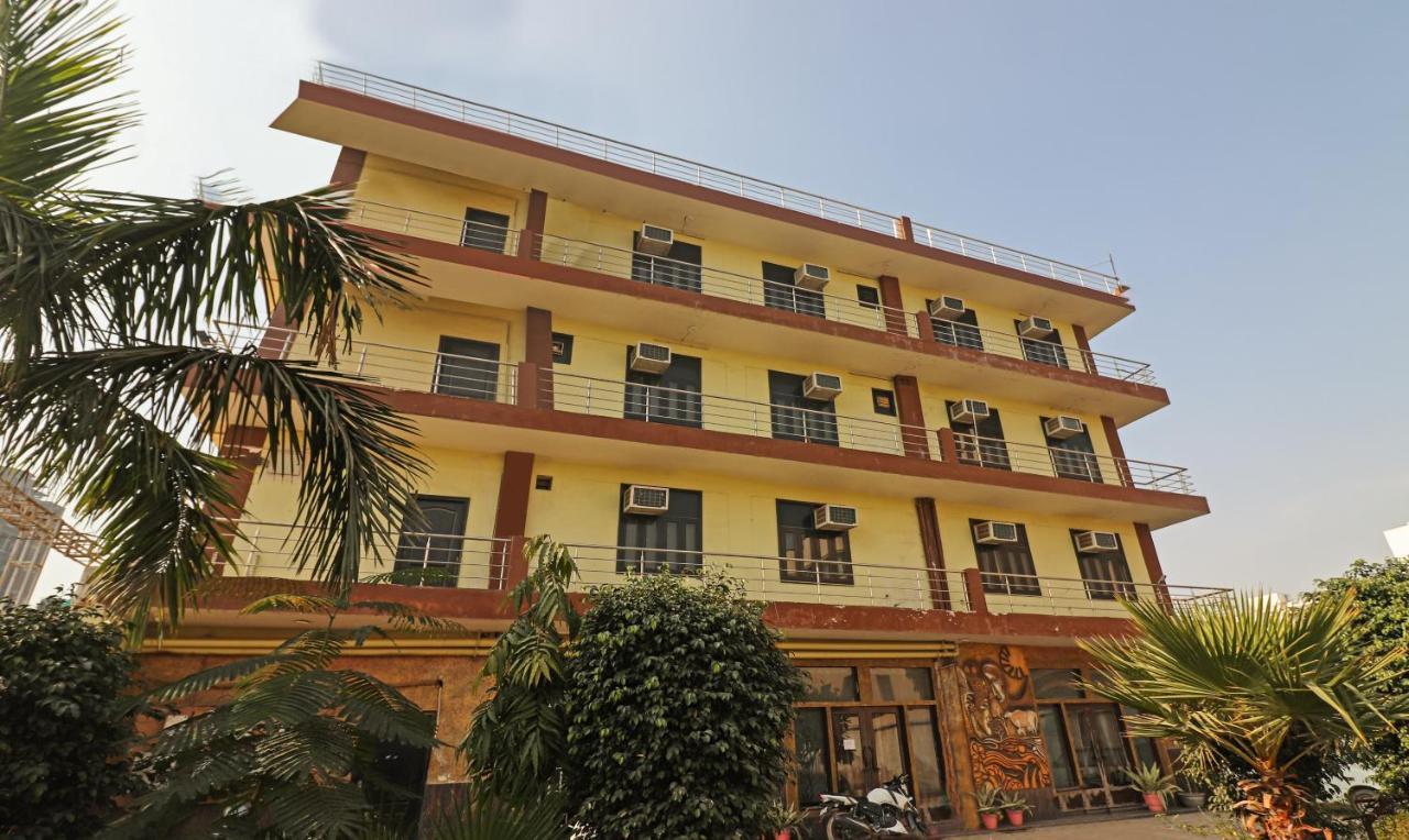 Treebo Trend Radha Palace Mathura Dış mekan fotoğraf