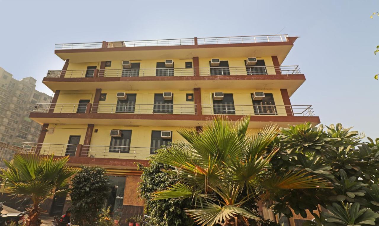 Treebo Trend Radha Palace Mathura Dış mekan fotoğraf