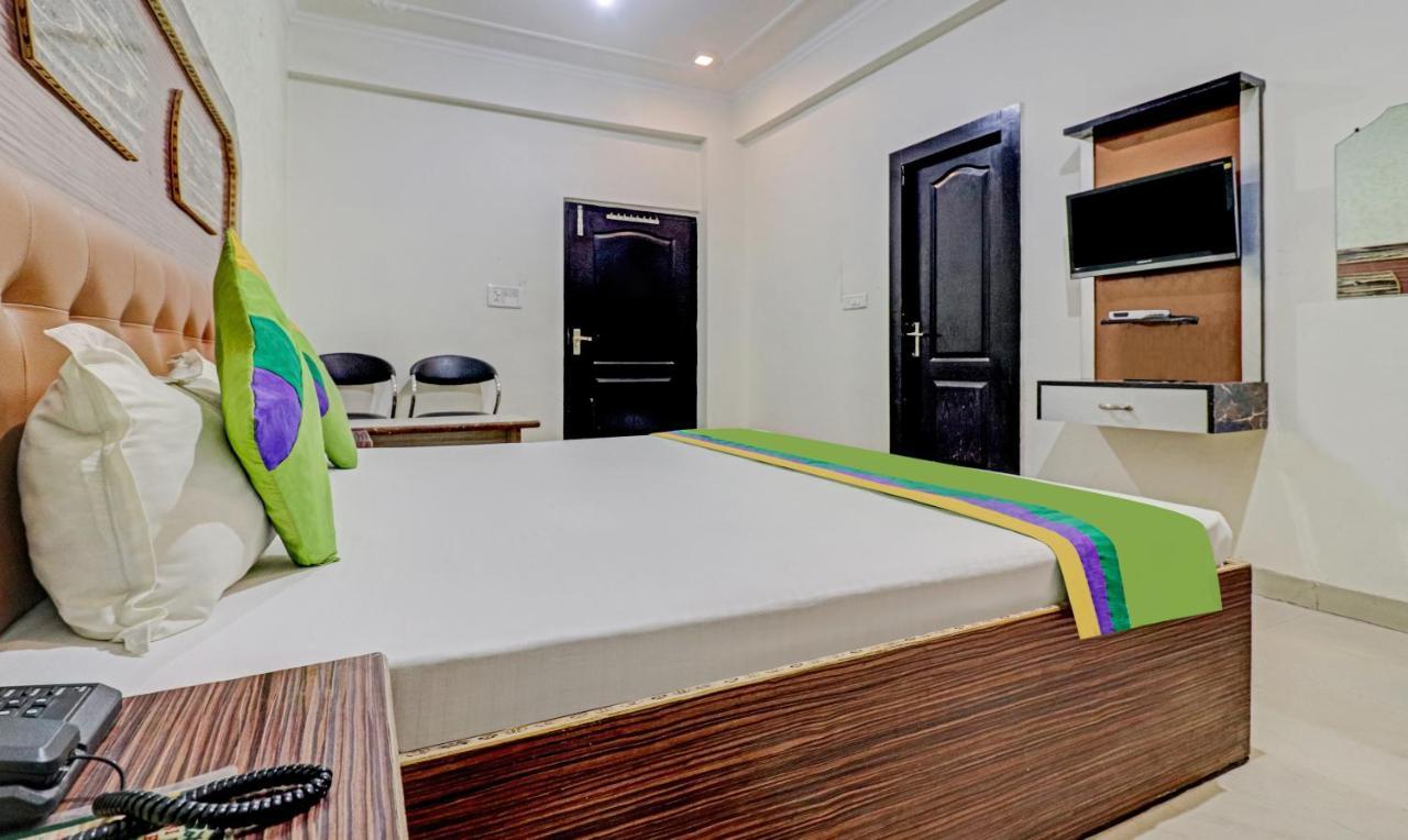 Treebo Trend Radha Palace Mathura Dış mekan fotoğraf