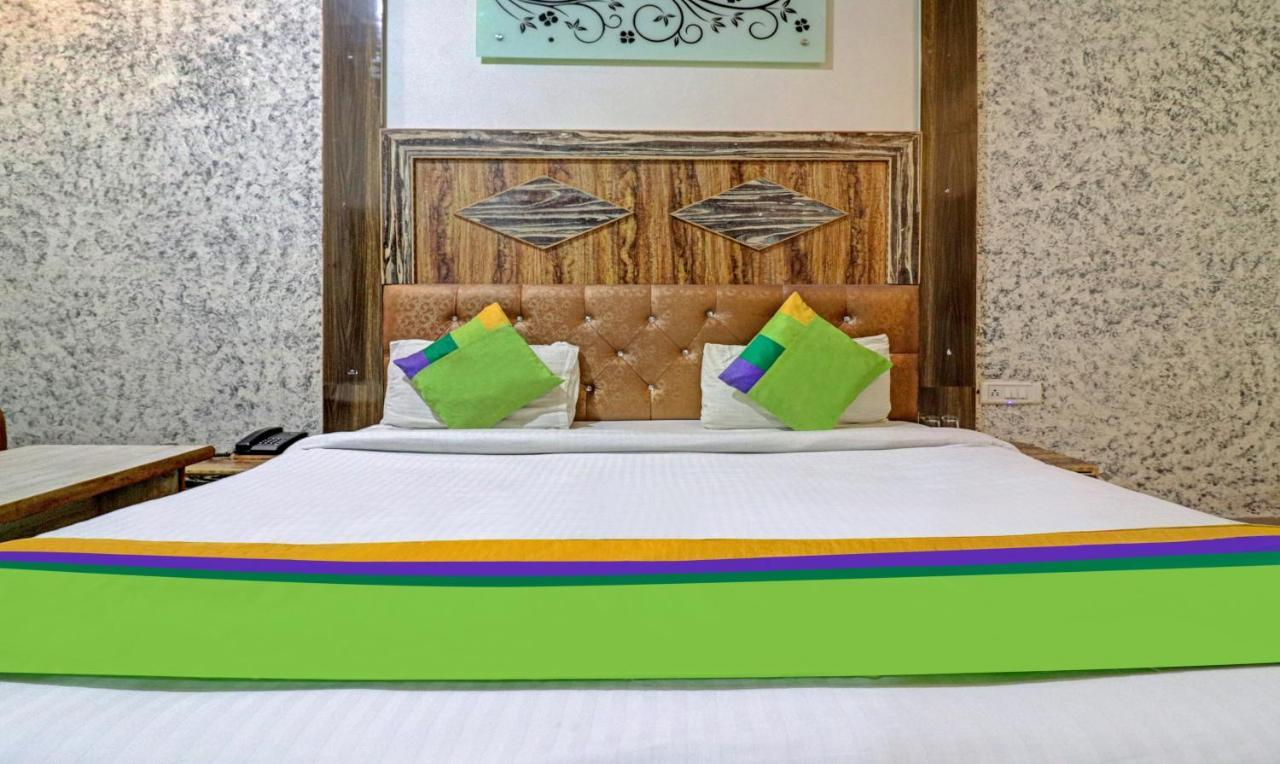 Treebo Trend Radha Palace Mathura Dış mekan fotoğraf