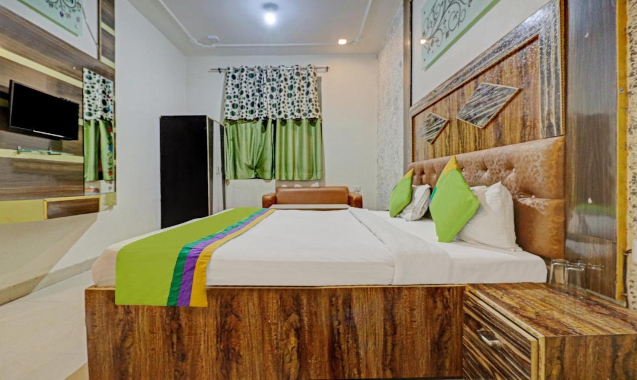 Treebo Trend Radha Palace Mathura Dış mekan fotoğraf
